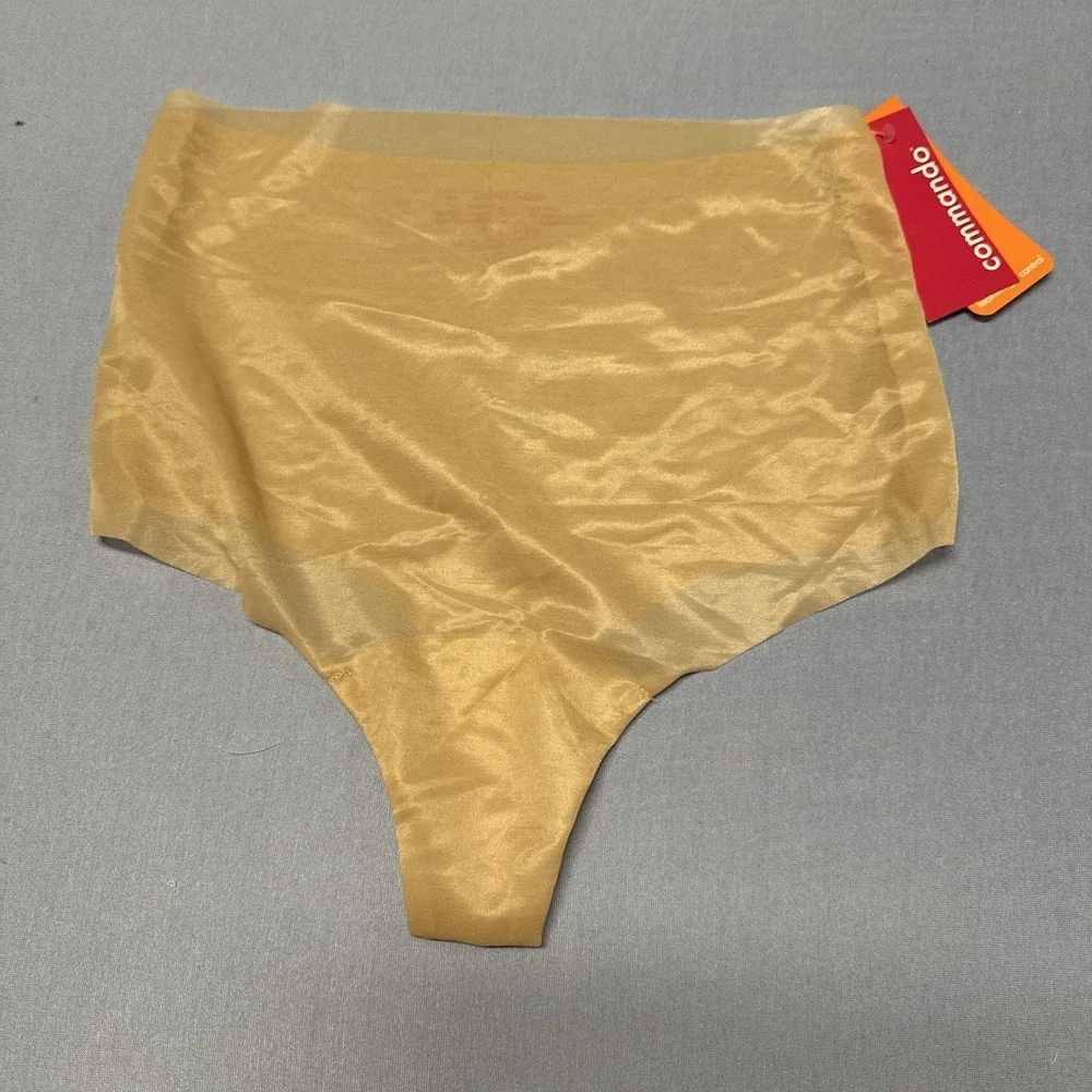Commando Women Size Medium‎ Featherlight Control Thong Beige Nylon Elastane